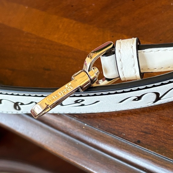 NWT Kate Spade Script Leather Meringue Adjustable Crossbody Guitar Bag Strap - Picture 11 of 14